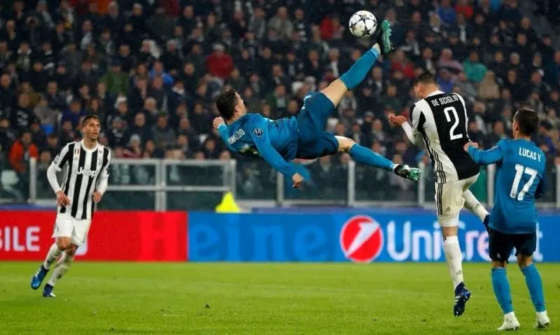 هدیه‌ای خاص برای رونالدو + عکس