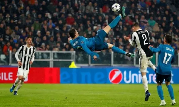 هدیه‌ای خاص برای رونالدو + عکس