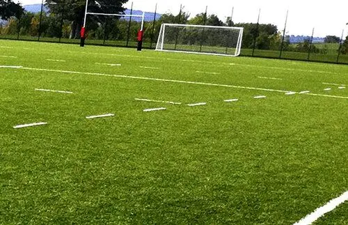 زمین ورزشی باغراه فدک  نوسازی شد