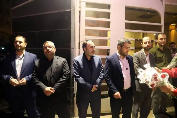 مراسم نمادین ادای احترام به شهدای بیمارستان المعمدانی غزه مقابل بیمارستان های کودکان مفید و حضرت علی اصغر (ع) منطقه ۳

