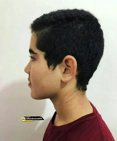 کتک‌ خوردن دانش‌آموز بندرعباسی توسط معلم به دلیل خندیدن+عکس
