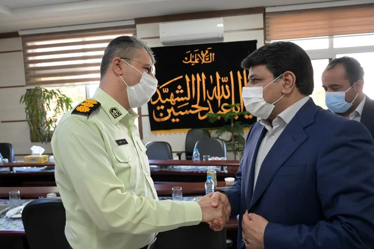 
اقتدار و صلابت بی نظیر نیروی انتظامی مایه افتخار و پشت گرمی همه مسئولین است 


