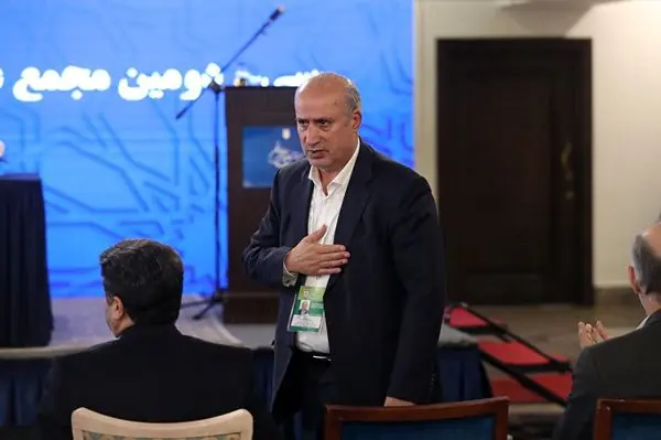 تاج: فدراسیون از عملکرد قلعهنویی راضی است/ امیدوارم در این ماه به جامجهانی صعود کنیم