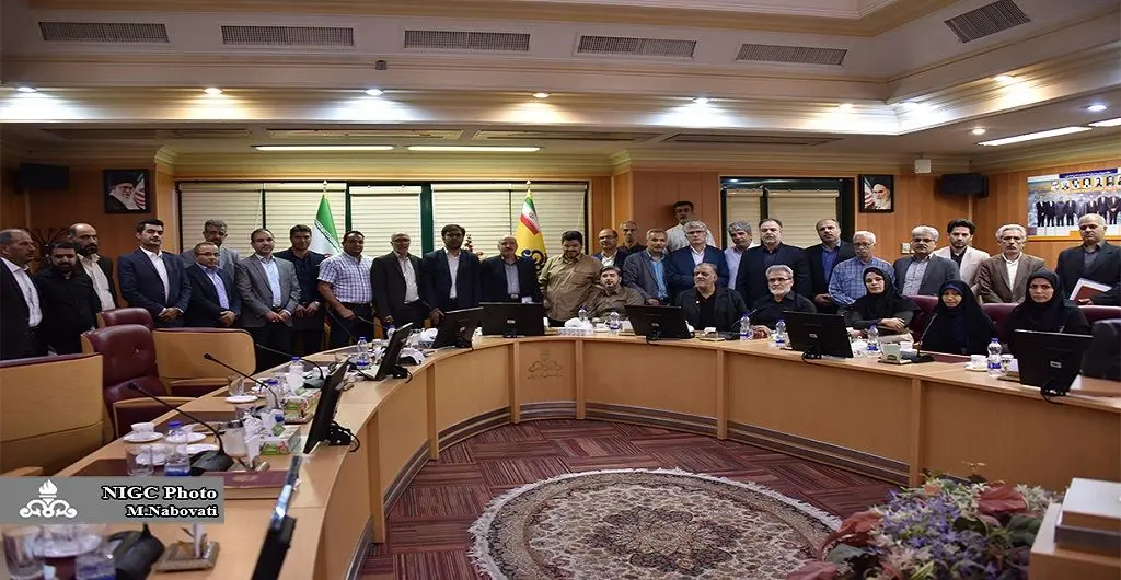 نشست صمیمی مهندس تربتی با جانبازان، ایثارگران و فرزندان شهید شاغل 
