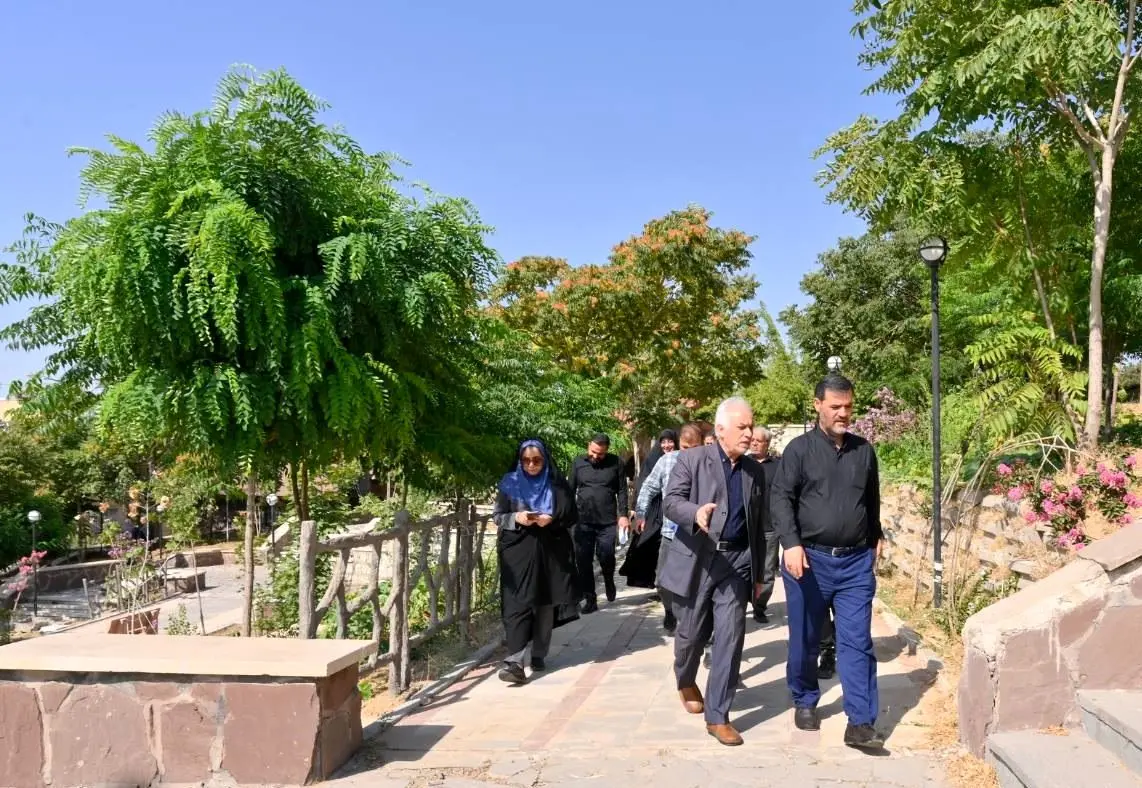 احداث بوستان مادر و کودک در شهرک شهید محلاتی