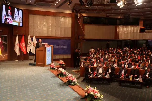 اعطای جایزه ملی برترین و تاثیرگذارترین روابط عمومی در معرفی خدمات بانکی به موسسه اعتباری ملل