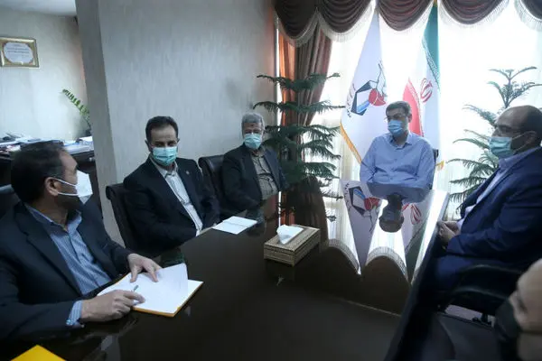 بررسی شرایط خانواده شهدا و ایثارگران بانک در دیدار با رئیس بنیاد شهید