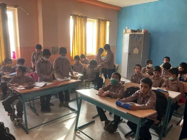 تجهیز کلاس‌‌های مدرسه روستای کمب چابهار به کولر گازی