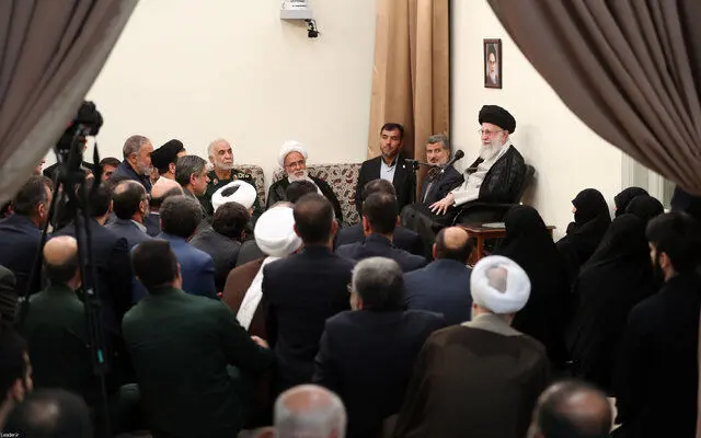 رهبر انقلاب: در کارهای فرهنگی و هنری، میزان تاثیرگذاری بر جوانان مهم است

