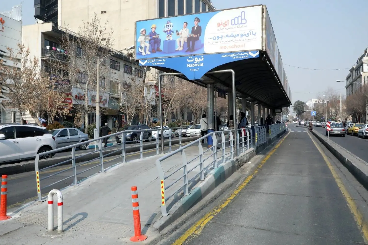 بازسازی فوری ایستگاه‌های بی‌آرتی خط ۳ خیابان آیت پس از اغتشاشات اخیر 