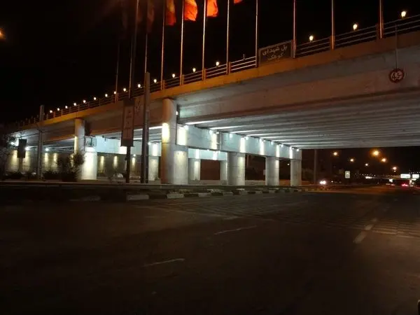 افزایش ایمنی  معابر محلی و بزرگراه های منطقه 4 با رفع نواقص نورپردازی

