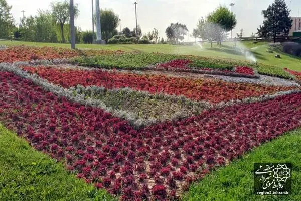 ۵هزارمترمربع فرش گل در بدنه بزرگراه های منطقه2 گسترده شد**