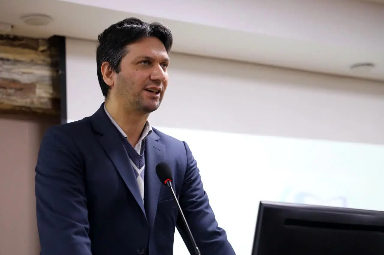 استفاده از نخبگان و شبکه علمی کشور به تنهایی نمی تواند کارگشا باشد

