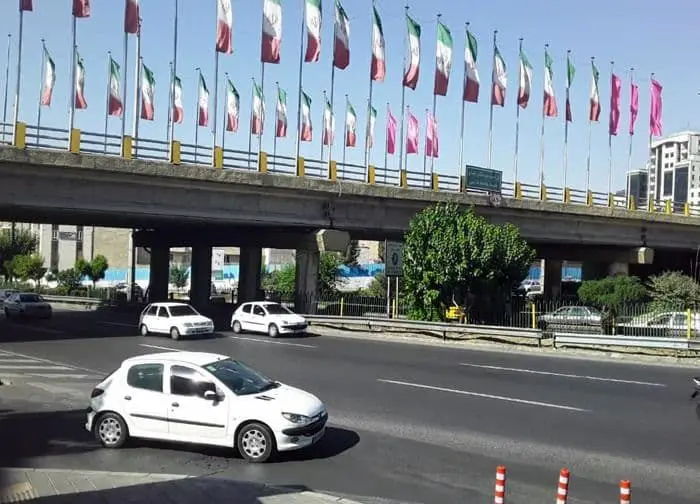 اتمام عملیات مقاوم سازی پل تقاطع بزرگراه یادگار امام(ره) با بلوار مرزداران، بهمن ماه امسال


