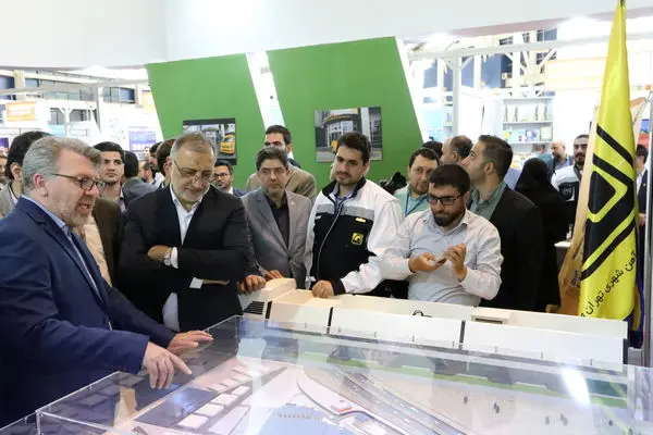 حضور شهردار تهران در غرفه شرکت بهره برداری مترو