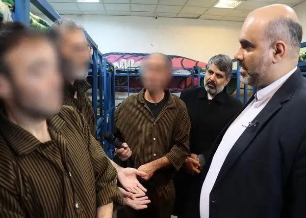 ارایه خدمات اجتماعی منطقه۱۱ به افراد بیسرپناه در شبهای سرد تهران