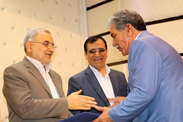 تجلیل از فعالان همایش قم تمدن 7هزارساله