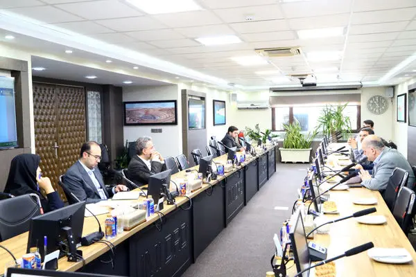 نشست معاونان ایمیدرو و اعضای مرکز پژوهش های ریاست جمهوری