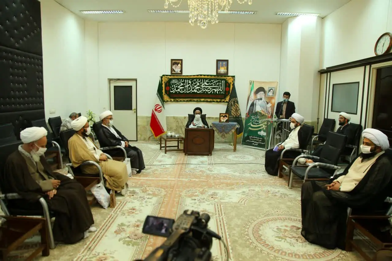 نماز جمعه تبلور تولی و تبری است

