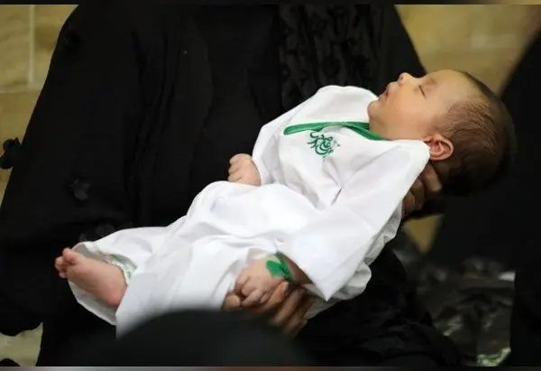 لالایی مادران باب الرضای تهران برای شهید خردسال دشت کربلا