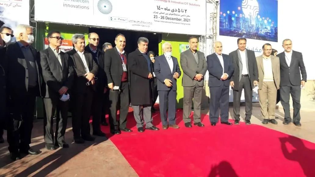 بازدید مدیرمخابرات منطقه مرکزی از نمایشگاه تلکام1400 