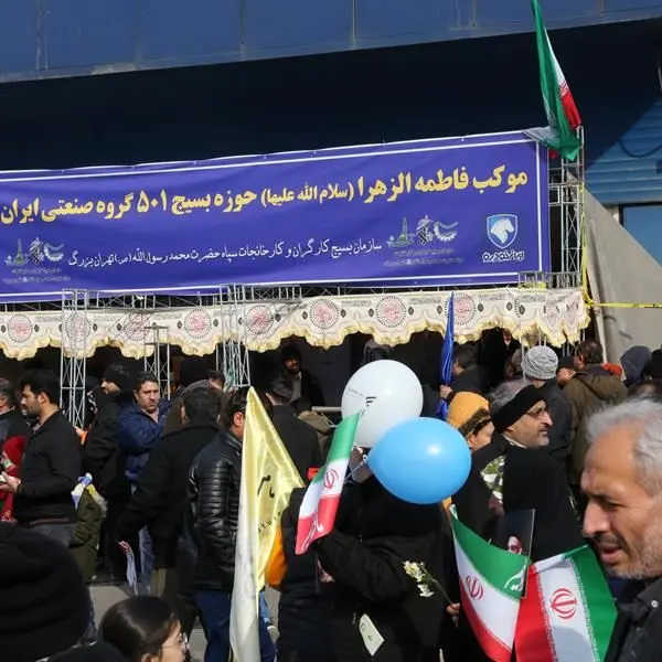 برپایی ایستگاه صلواتی و موکب فاطمه الزهرا در مسیر راهپیمایی یوم الله 22 بهمن