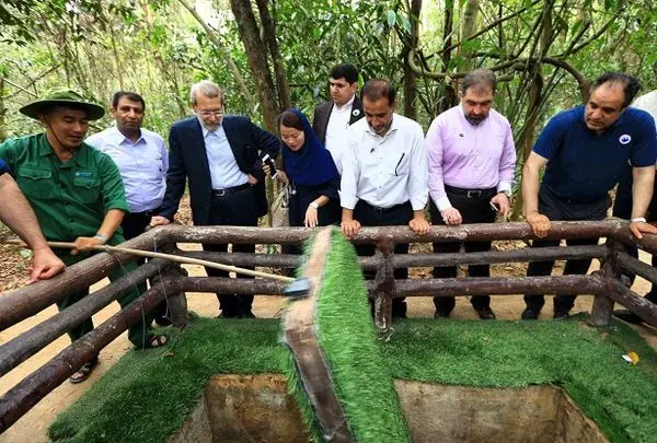 بازدید علی لاریجانی تونل رازآلود ویتنام+عکس
