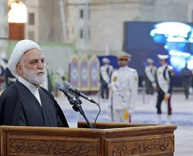 فاصله گرفتن از مردم خطری جدی برای نظام است