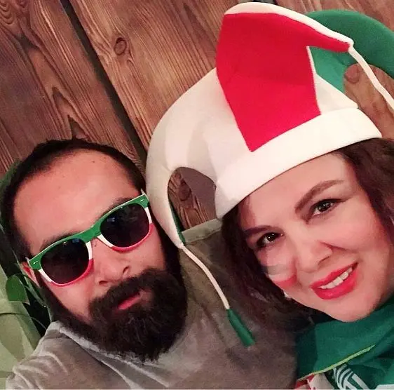 فوتبال دیدن شهره سلطانی و همسرش در منزل با تم پرچم!+عکس