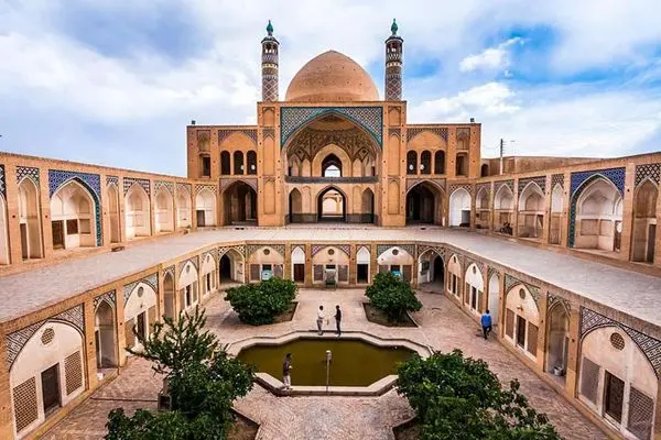 سفر از کاشان تا معرفی بازارهای سنتی و هنر شیشه گری ایران