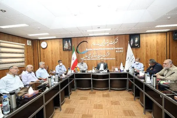 لزوم هم افزایی تمام دستگاههای دولتی و نمایندگان مجلس جهت بهرهبرداری از فرصت ها و مزیت های منطقه آزاد انزلی در عرصه های بین المللی