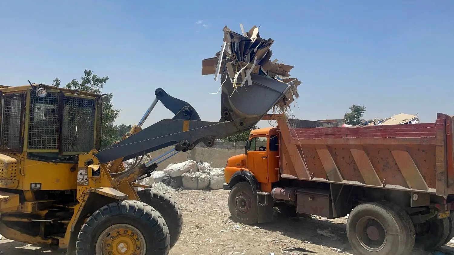 93 تن پسماند خشک از محل تفکیک غیر مجاز ناحیه 4 منطقه 19جمع آوری شد

