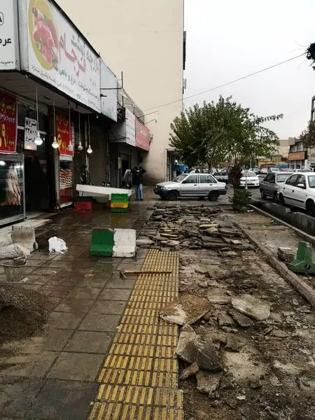 ادامه عملیات پیاده روسازی در معابر شمال شرق تهران

