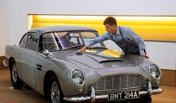 ماشین بازیگر مشهور به حراج گذاشته شد!+تصاویر