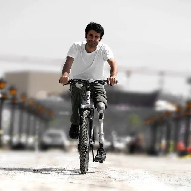 ساخت مفصل زانویی برای دوچرخه‌سواران معلول 