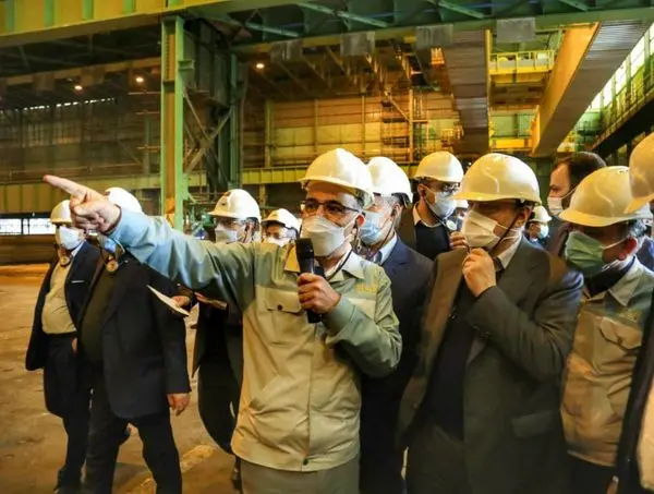 وزیر محترم صمت ضمن حضور در ناحیه نورد گرم از  روند فعالیت این واحد بازدید نمود.