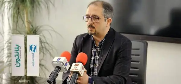 قاچاق علت مشکلات نیست بلکه معلول تصمیمات غلط است