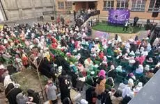 شور و نشاط در محلات منطقه ۴ به عشق مهدی (عج)جاری است