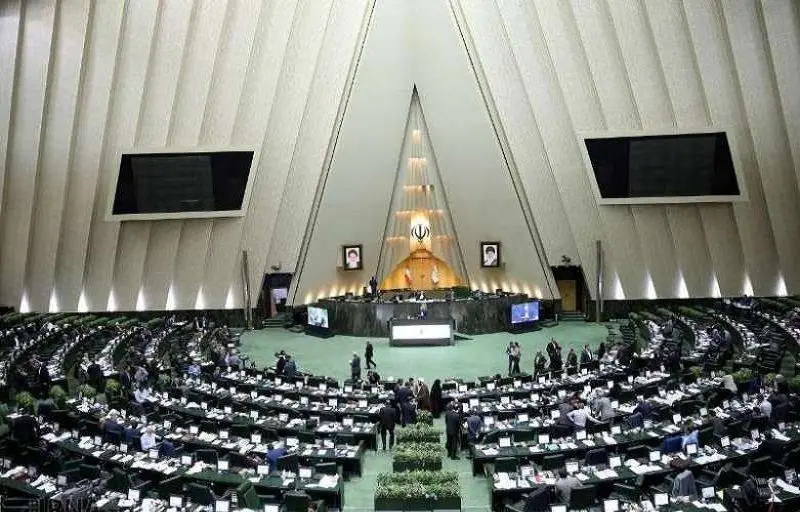 نشست غیرعلنی مجلس برای بررسی مسائل اقتصادی آغاز شد