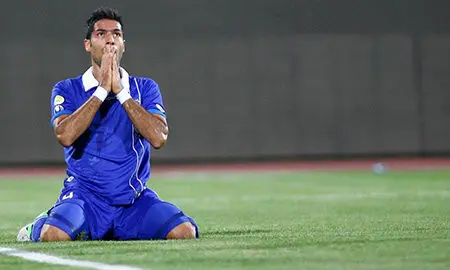 کیروش آنقدر بزرگ است که به ملت ایران اهانت نکند/ حضور فرهاد،نیمکت استقلال را قوی می کند