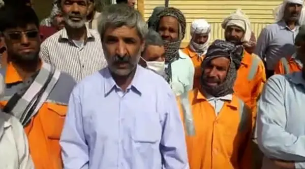 گلایه کارگران شهرداری از عدم دریافت حقوق + عکس