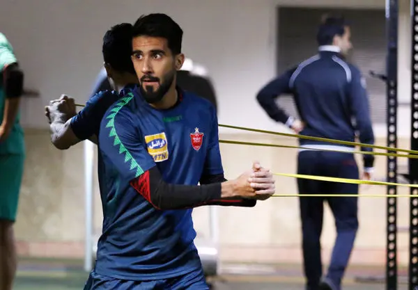 تمرین نوبت صبح پرسپولیس در سالن انجام شد