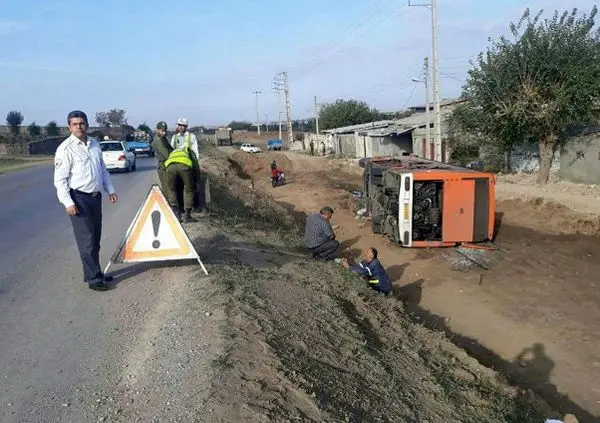 تصویری از واژگونی خونین اتوبوس مشهد - ساری