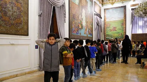 هدیه متفاوت بانک کارآفرین به دانش آموزان

