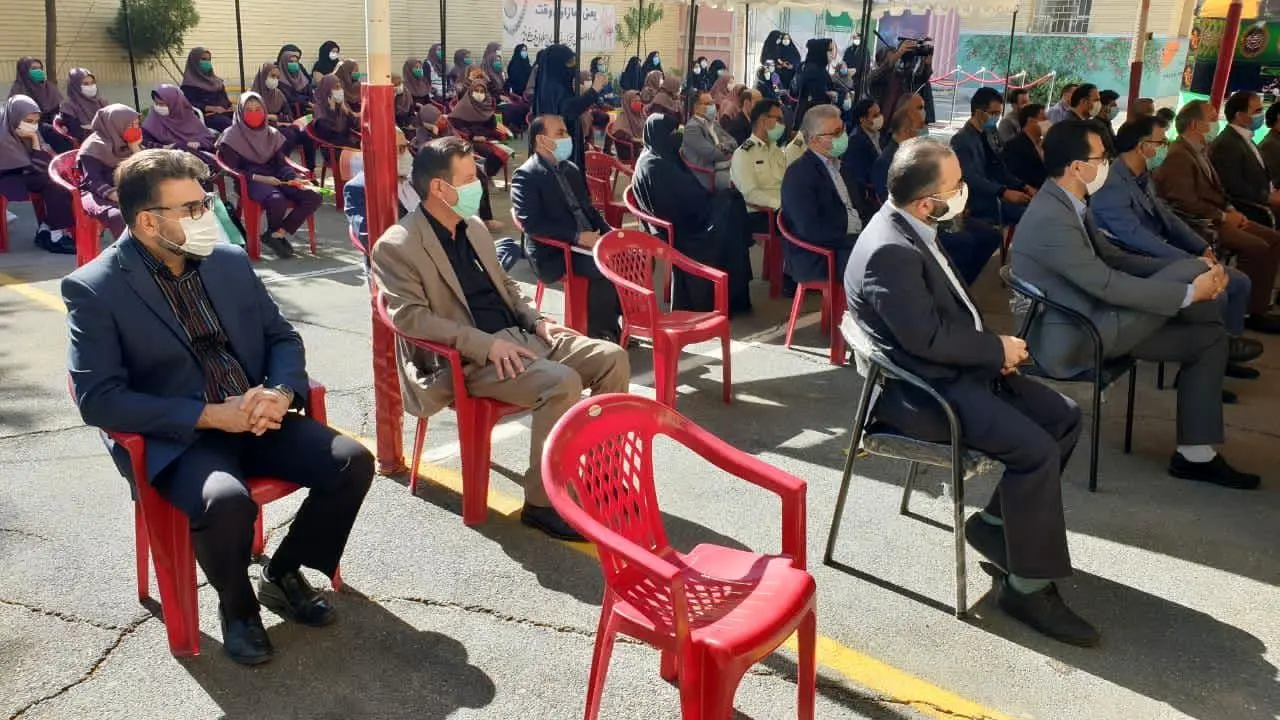 حضور رئیس شورای اسلامی شهر، رئیس کمیسیون فرهنگی، اجتماعی و ورزشی شورای شهر و سرپرست شهرداری اراک، در آئین آغاز سال تحصیلی ۱۴۰۱-۱۴۰۰

