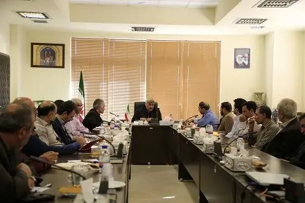 با احتکار و گرانفروشی قاطعانه برخورد شود