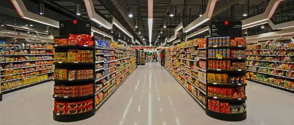 فعالیت فروشگاههای زنجیرهای در تسهیل خدماترسانی به مردم مفید است