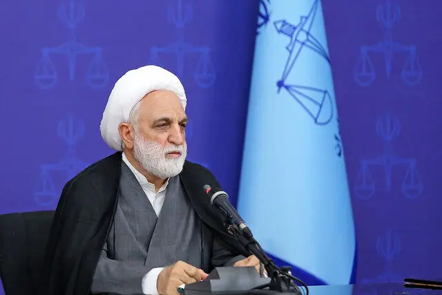 محاکمات علنی به نفع قاضی و دستگاه قضایی بوده است

