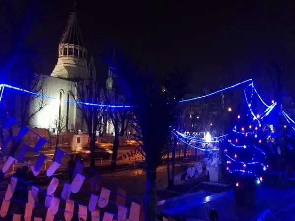 زیباسازی و بازپیرایی محوطه بیرونی کلیساها در قلب پایتخت