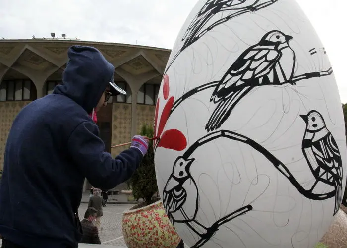 المان های نوروزی بهار 1400 در محله های مرکزی شهر تهران نصب شدند

